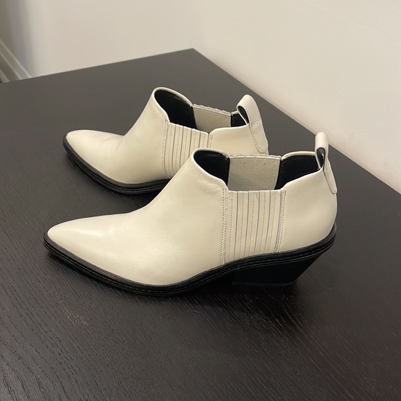 Cream Via Spiga booties Size 6.5M - Picture 2 of 5